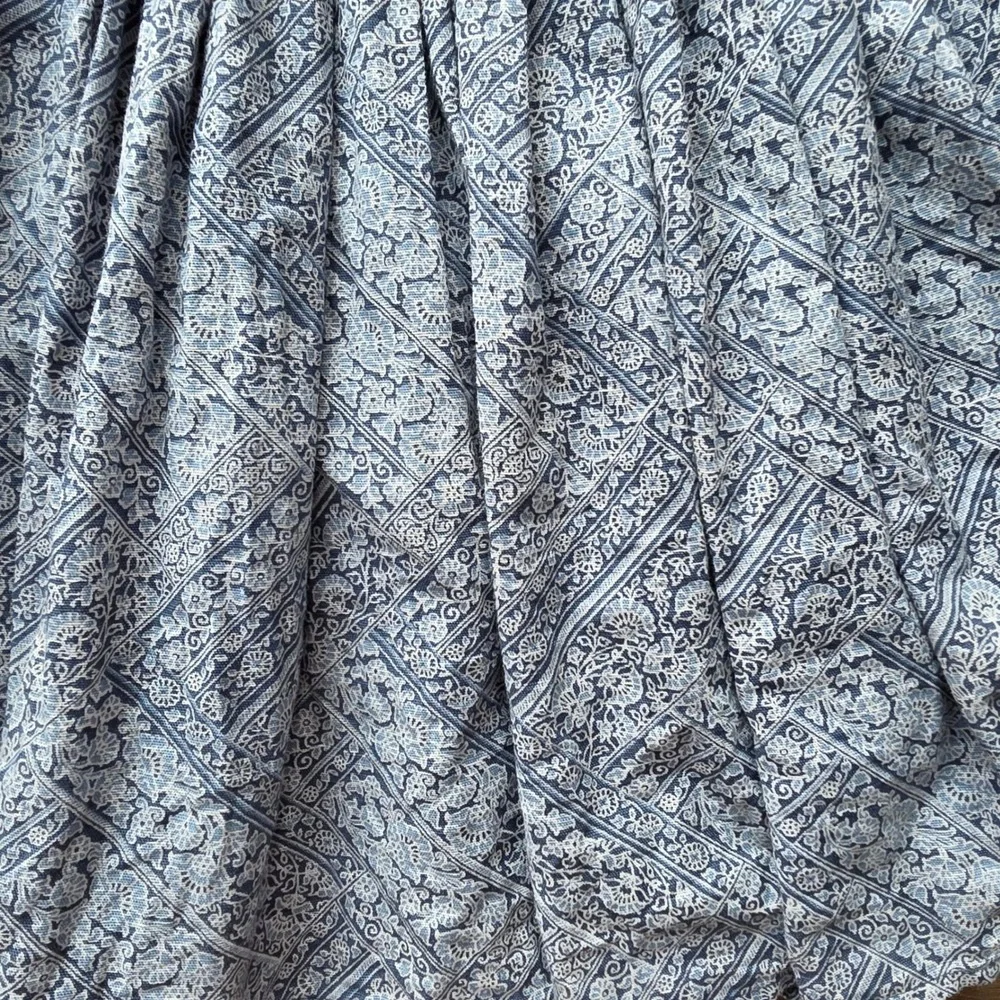 Pleated Paisley mini skirt, size Small, American Eagle